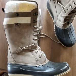Duck boots